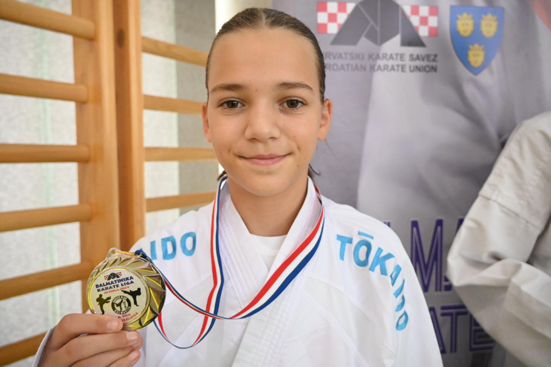 Karate klubu Okit Vodice pregršt medalja i ekipna titula na drugom kolu Dalmatinske lige