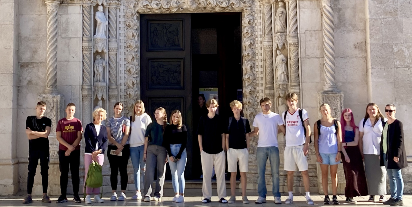 Drniški srednjoškolci ugostili učenike iz Švedske: Oduševljeni su prirodnim ljepotama našeg kraja