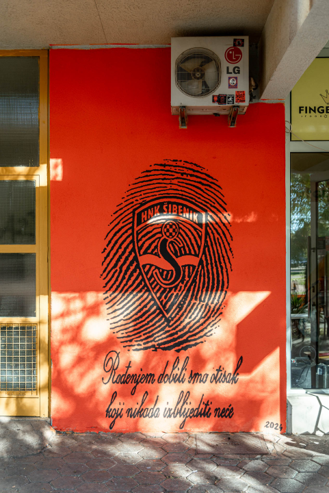 Šibenik diše narančasto: Kvartovi postaju galerije za navijačku umjetnost (2. dio)