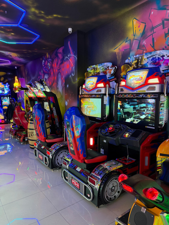 Zabava bez granica: U Šibeniku otvorena arkadna igraonica gdje su svi mladi u duši!