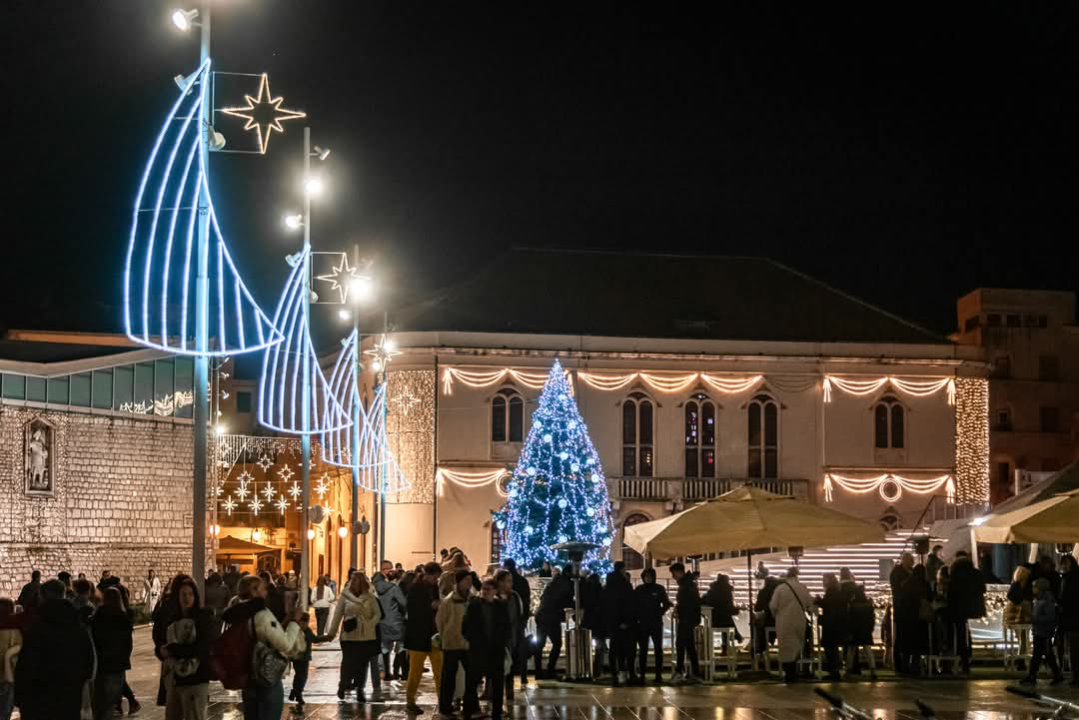Otvorena sezona klizanja: Ledena avantura osvaja Šibenčane i njihove goste
