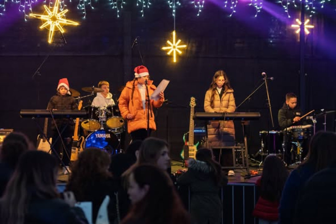  KNINci i BliZter oduševili publiku na kninskom Adventu