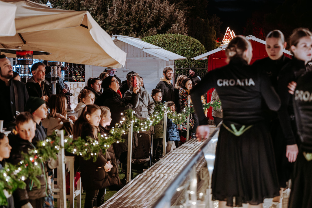 Zagrebačke pahuljice priredile pravu bajku na šibenskom klizalištu