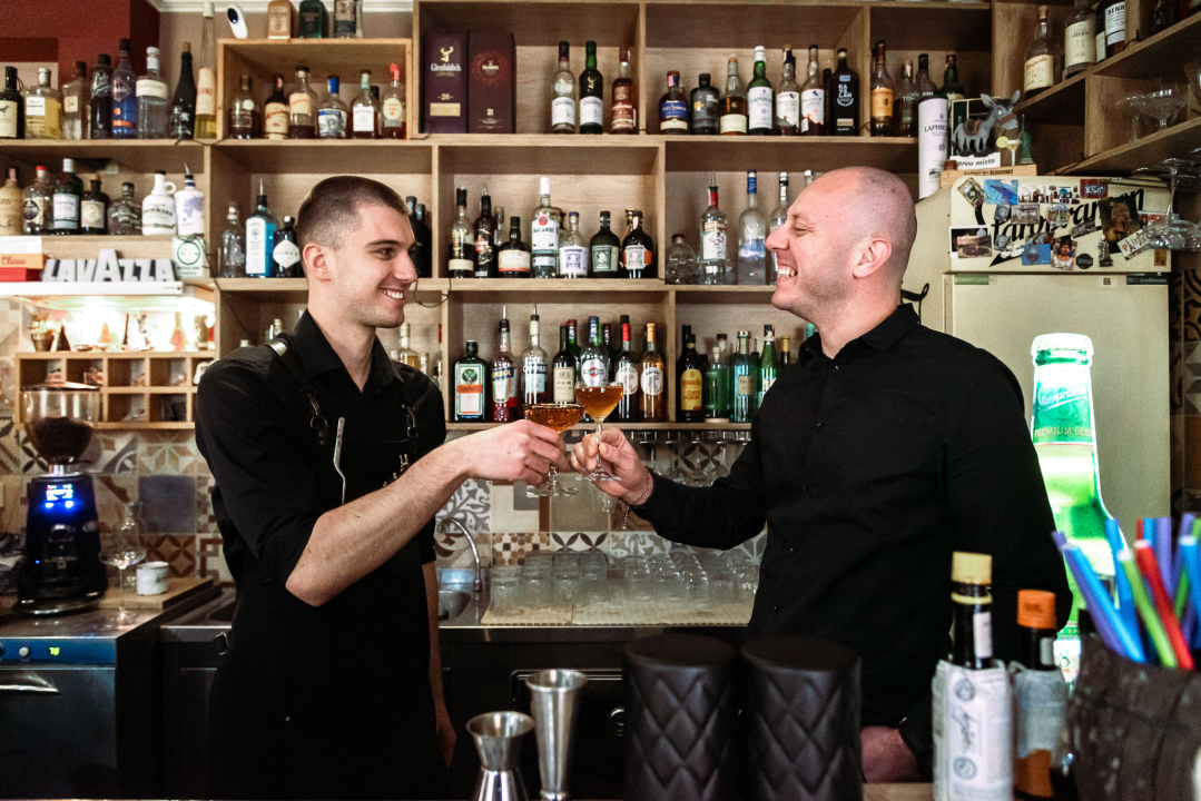 Zima u Vintage Baru: Uživajte u toplim koktelima i kreativnom programu 