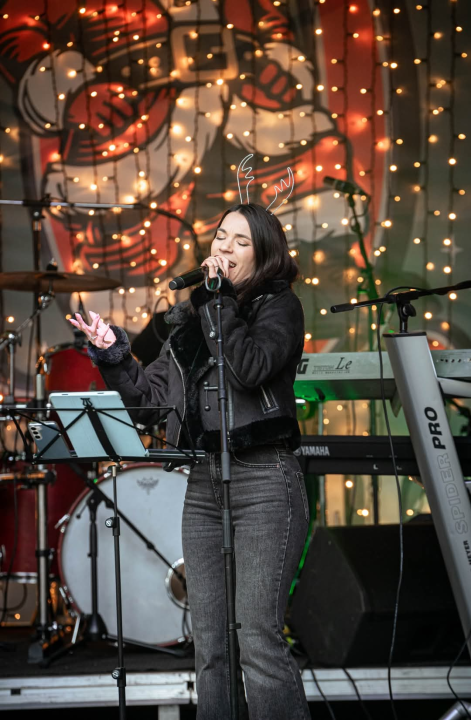 Top Show Band Cabaret zagrijava Šibenčane u parku