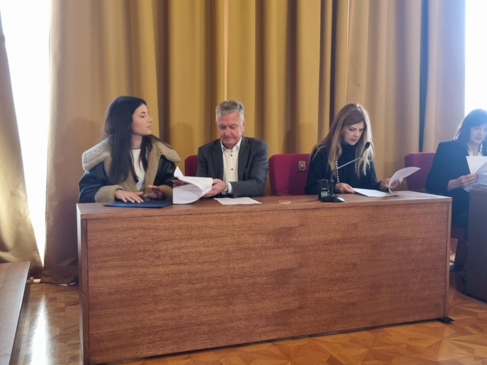 Šibenski studenti potpisali ugovore o stipendiranju. Njih 40 primat će 180 eura mjesečno