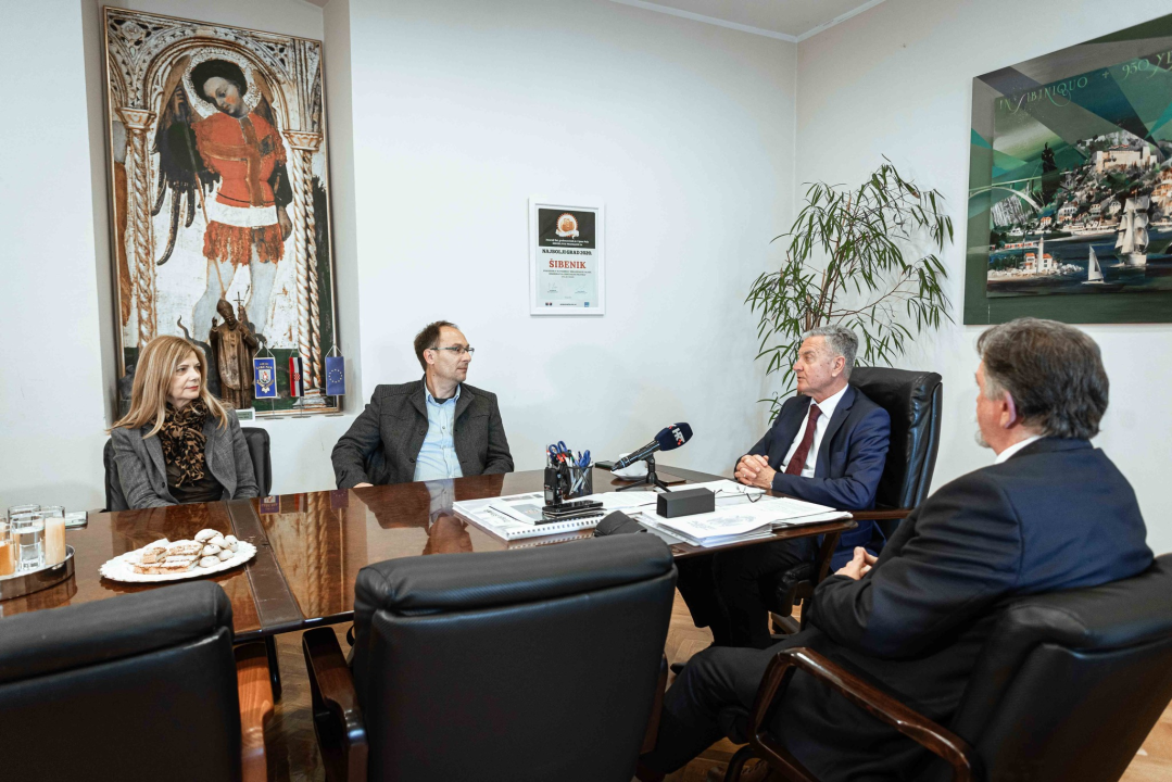 Gradonačelnik Burić ugostio Željka Krnčevića: 'Novom ravnatelju i Gradu Šibeniku uvijek će biti na raspolaganju'