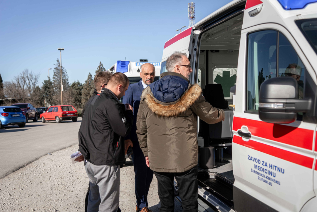 Zavod za hitnu medicinu Šibensko-kninske županije bogatiji za dva nova sanitetska vozila