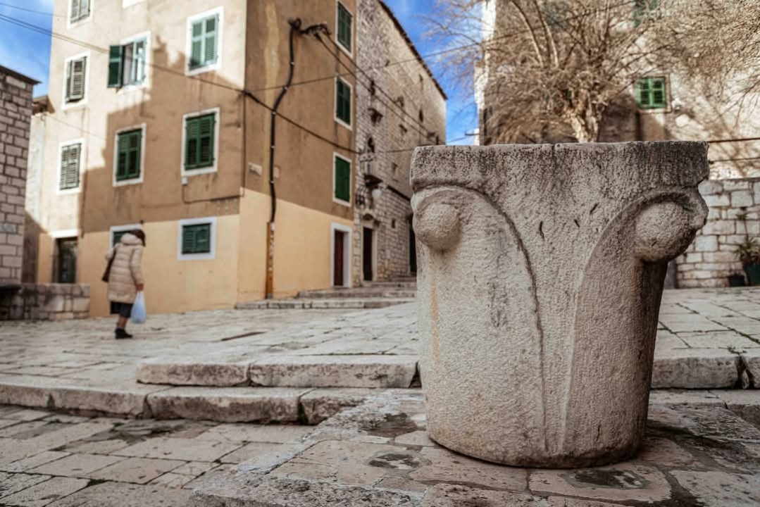 Gorica zimi: U starom šibenskom kvartu 'nema pasa', ali nađe se poneka mačka