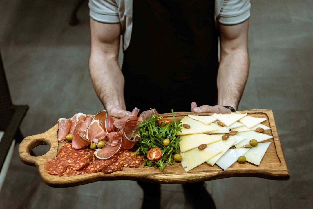 FOTO U Šarmu u Vodicama Dan žena slave tri dana, zaigrajte atraktivnu nagradnu igru!