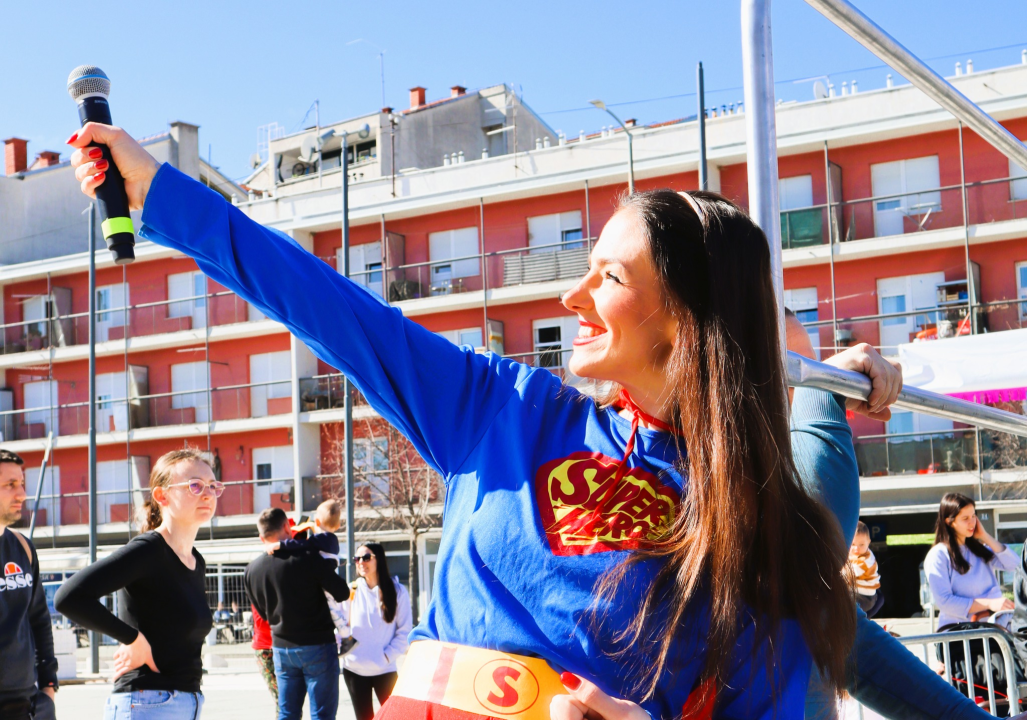 Vesela atmosfera: Velikoj maškaranoj povorci u Kninu pridružili se svi uzrasti