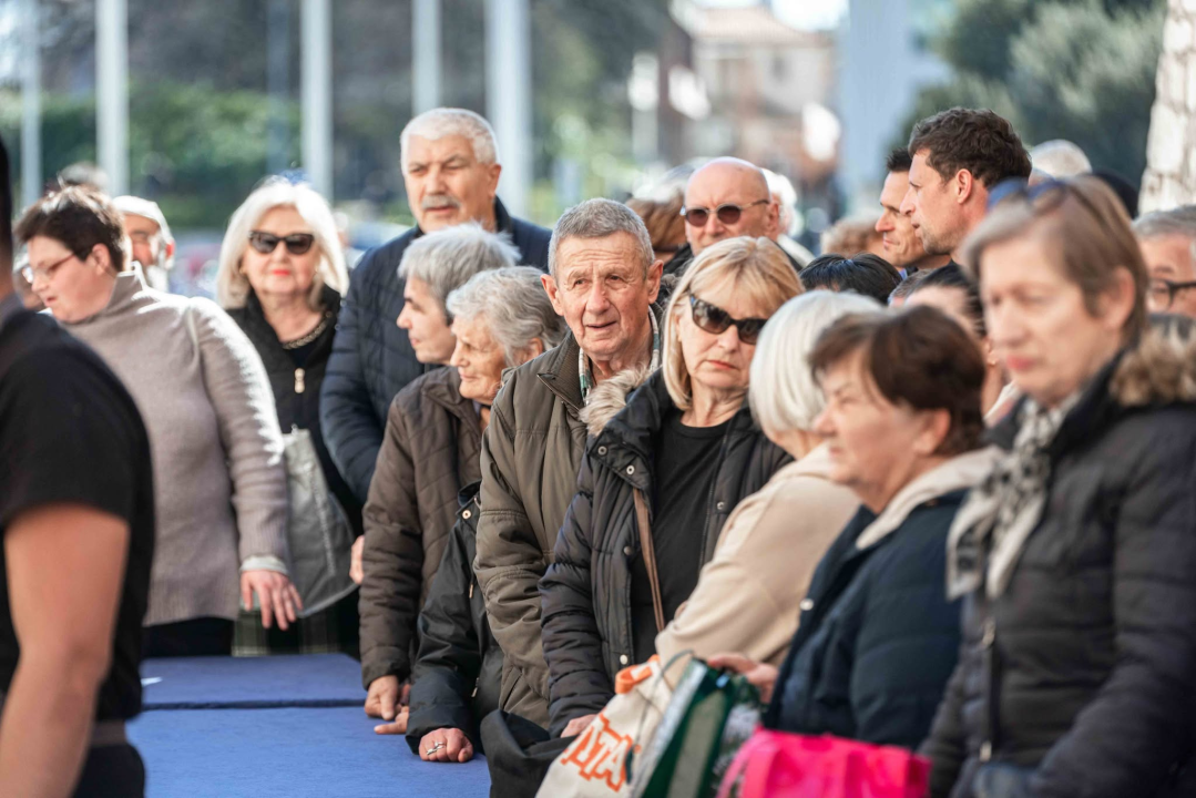 Vremenski uvjeti ovog puta idealni: Šibenski obrtnici građanima podijelili 1000 porcija bakalara