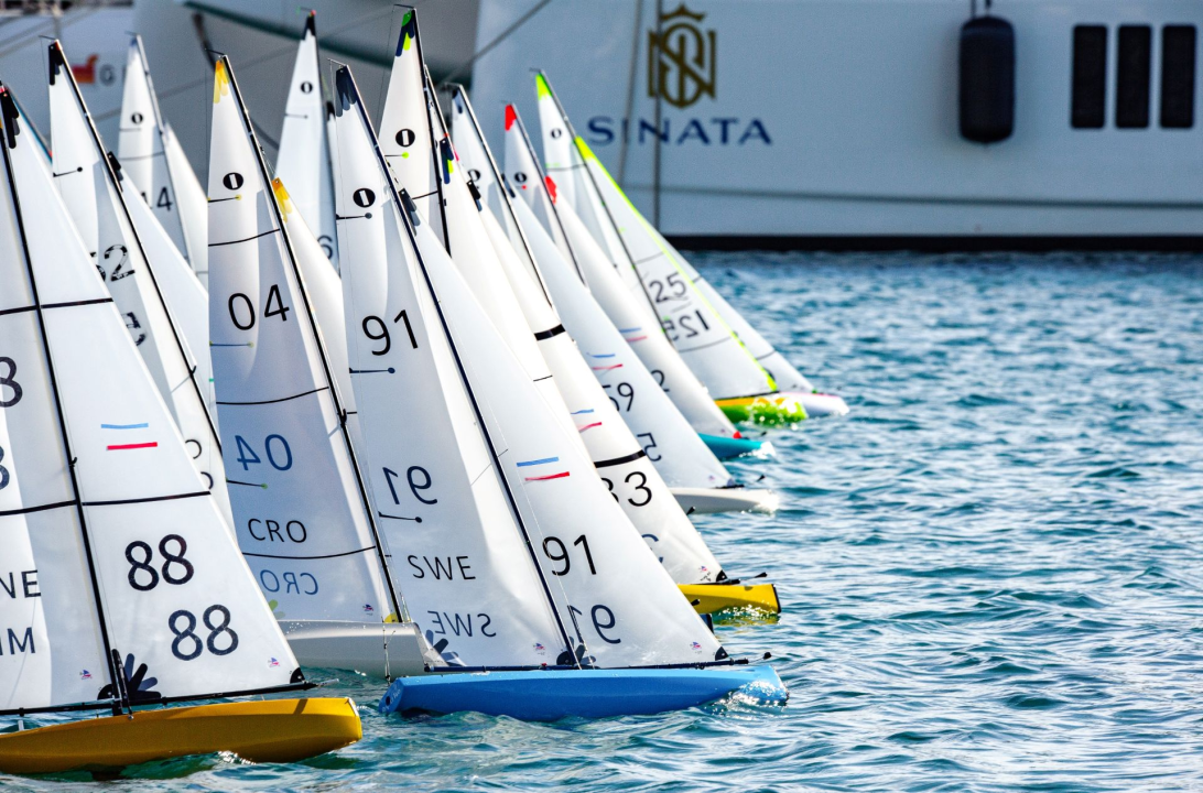FOTO: Val domaćin rekordnog Europskog prvenstva: 100 jedrilica na startu u Rogoznici