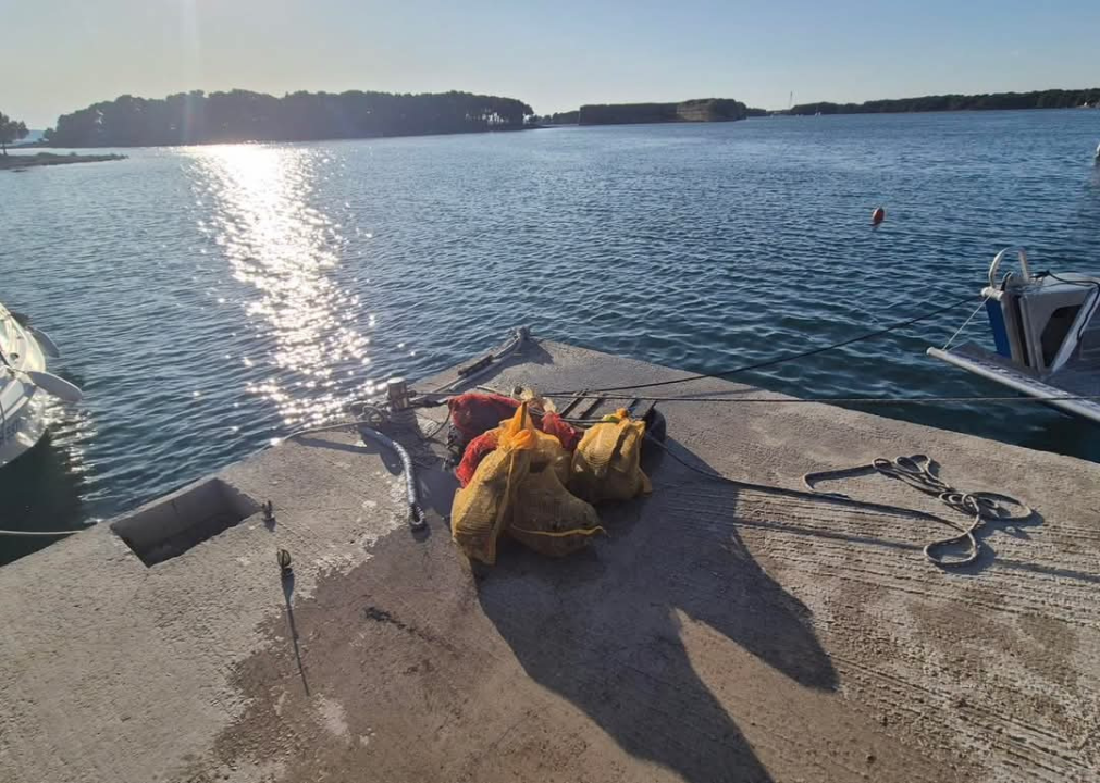 Eko patrola u Šibeniku: Kongres zaključili čišćenjem podmorja u uvali Minerska