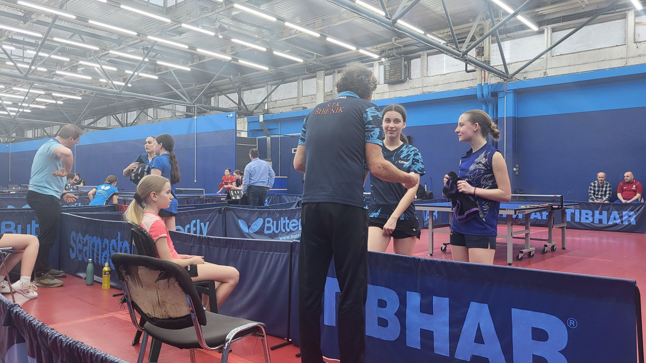 FOTO: Stolnotenisačice Šibenika šeste ekipno u Hrvatskoj, Loreta Mandić među osam najboljih