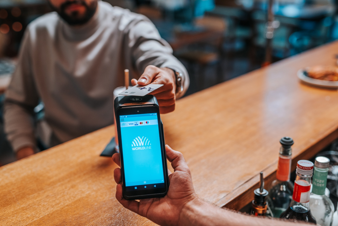 FOTO Jeste li znali da vaš mobitel može postati POS uređaj? Idealno rješenje za sezonu i male biznise u pokretu 