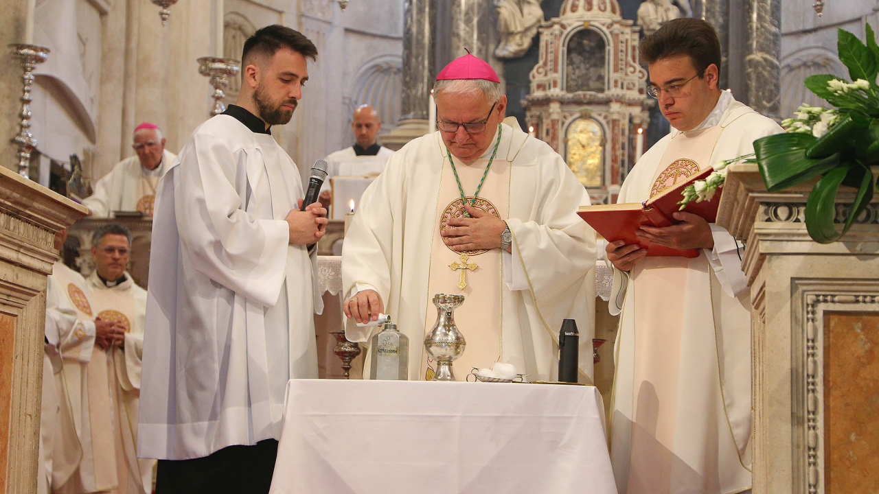 Održana misa posvete ulja u katedrali sv. Jakova