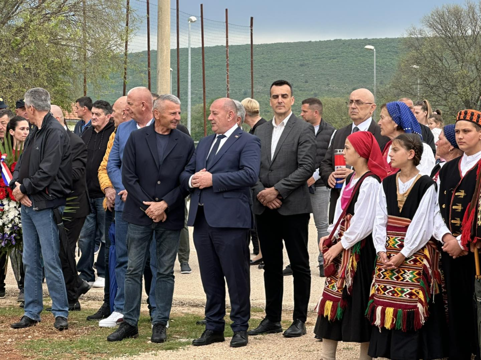 U Mirlović Zagori otkriven spomenik braniteljima