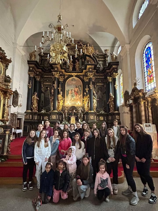 Mlade gimnastičarke šibenskog 'Neba' briljirale na natjecanju u Varaždinu