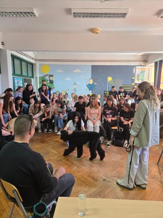 Heroji na četiri noge: Šibenska Medicinska škola obilježila Svjetski dan pasa vodiča