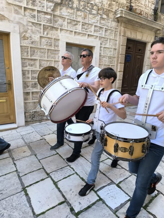 Šibenska narodna glazba budnicom obilježila 1. svibnja, fešte diljem županije