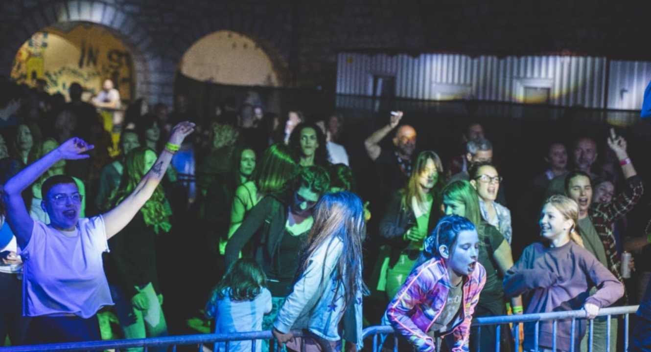 FOTO: Vrhunska prva večer festivala ‘SE15:Bis za kraj’, u subotu se nastavlja u još žešćem ritmu