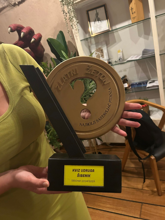 Pub kviz liga u Azimutu zatvorila sezonu: Ekipa Obala propalih omladinaca zasluženo ponijela pehar