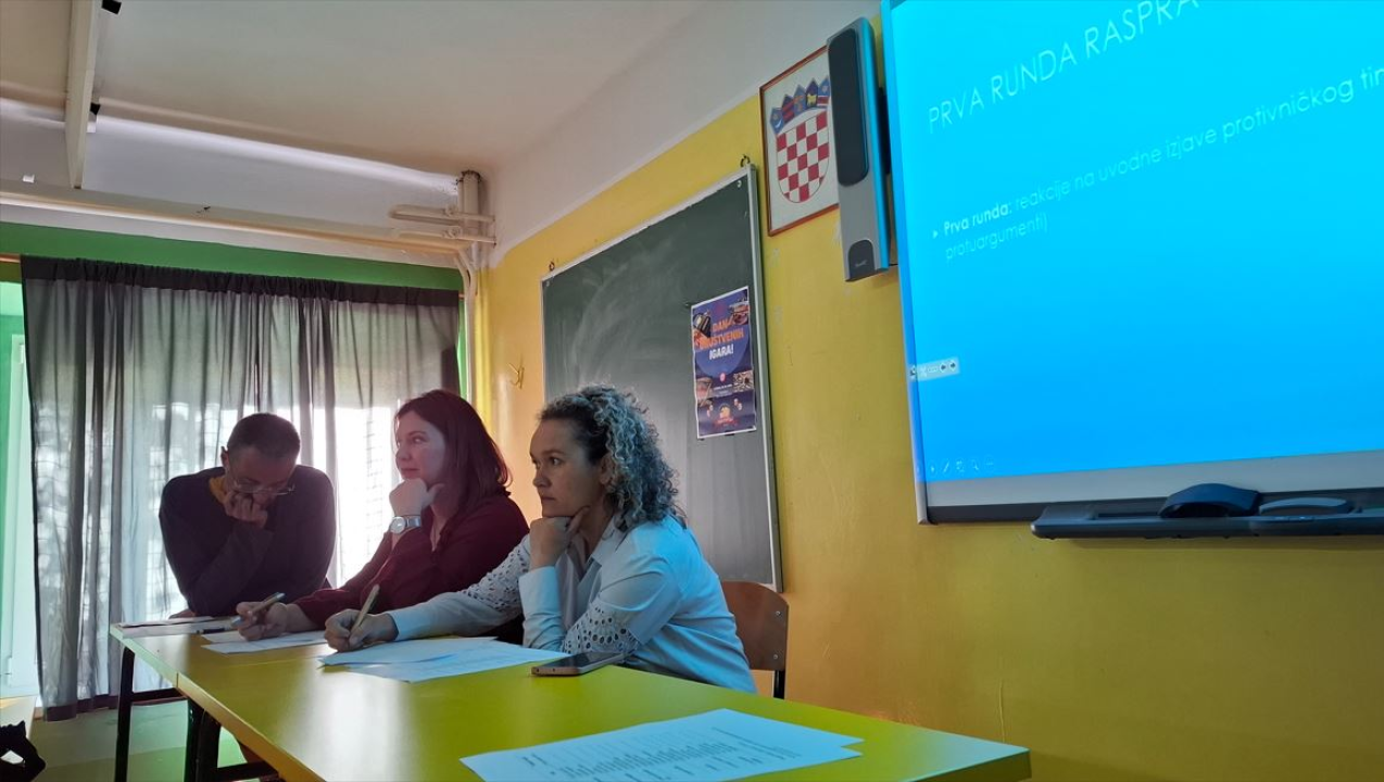 Mladi iz Šibenika i Drniša raspravljali o društvenim mrežama i mentalnom zdravlju 