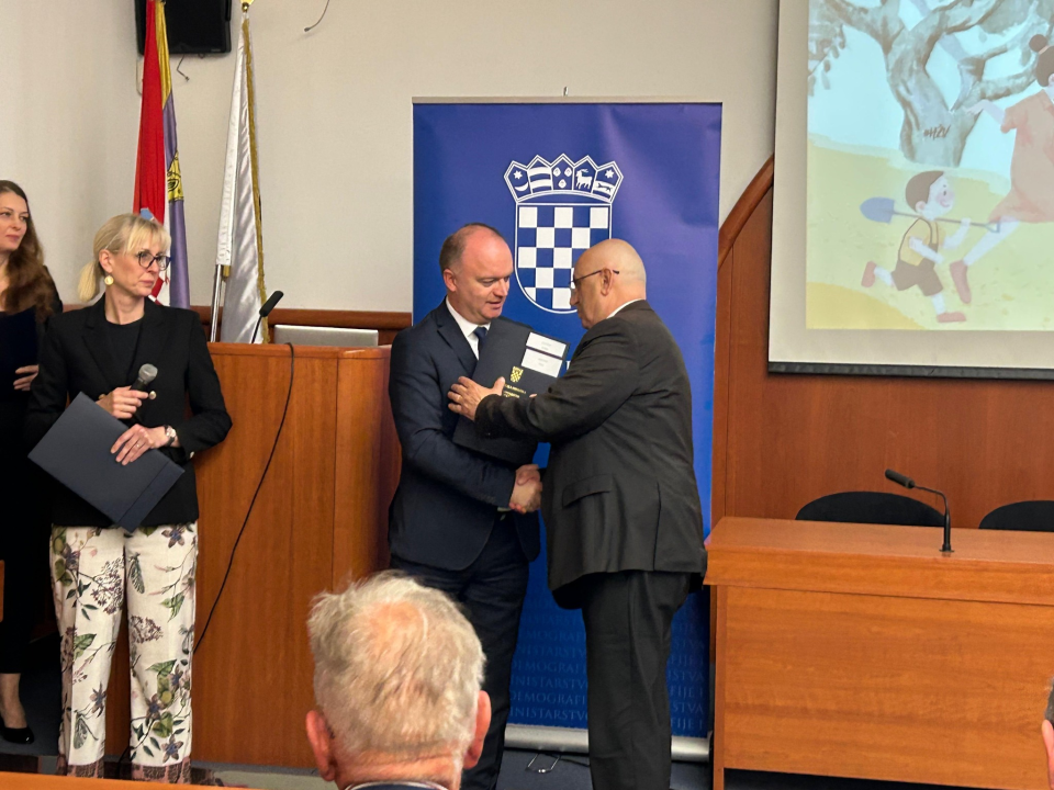 Grad Drniš dobio bespovratna sredstva za obnovu dječjih igrališta