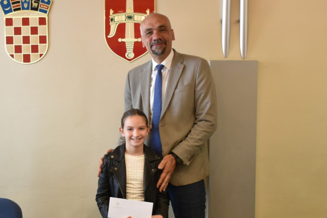 Najuspješniji učenici na prijemu kod župana: ‘Budite ponosni na sebe kao što smo mi ponosni na vas’