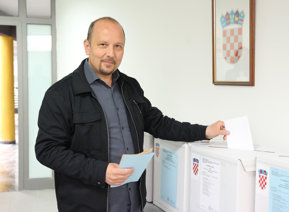 Kandidati za župane i gradonačelnike izašli na izbore