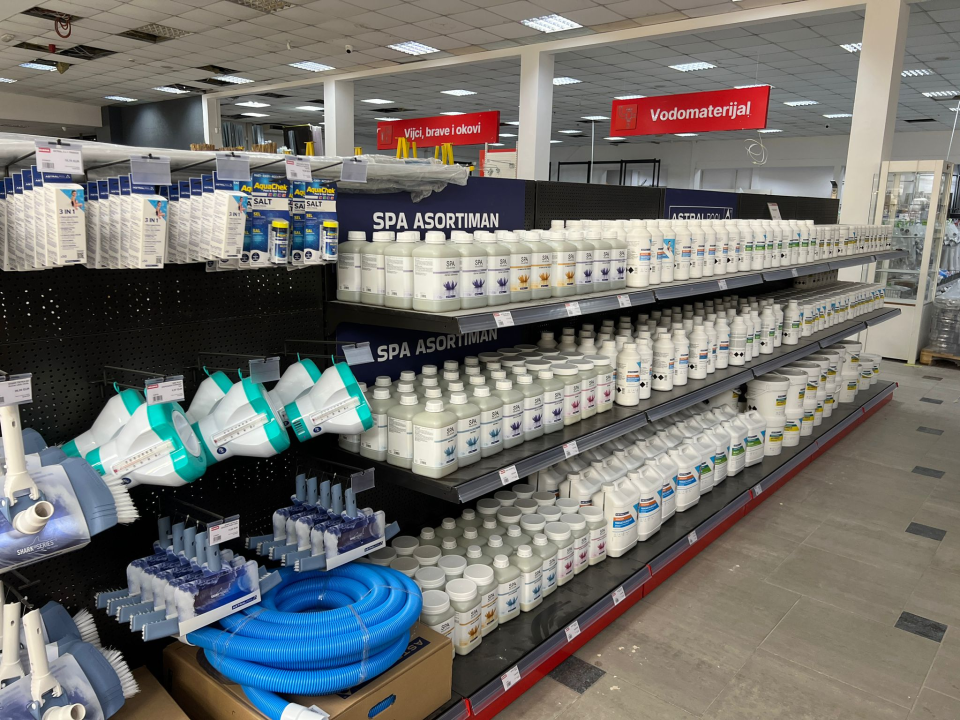 FOTO Besplatna hrana i piće, ogromni popusti i zabava – Građa preuredila svoju poslovnicu u Šibeniku!