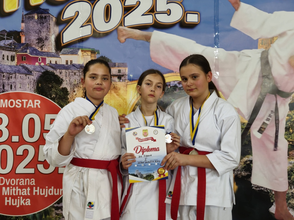 FOTO Karataši Šibenika se za kraj sezone na Miminac vratili sa 11 medalja iz Hercegovine