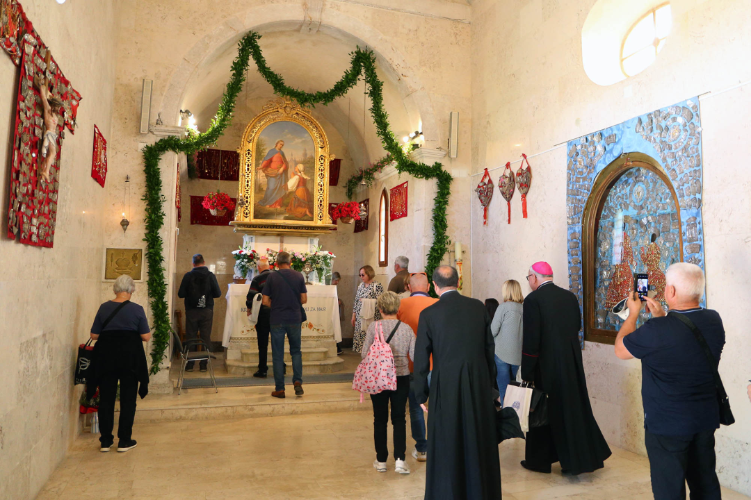 Gospa od Karavaja u Tisnom