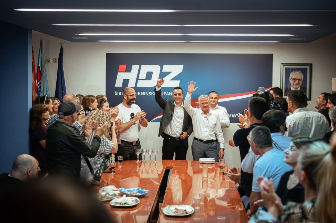 Burić i Rakić uvjerljivo slavili u Šibeniku i županiji, HDZ navodno dogovorio većinu u Županijskoj skupštini