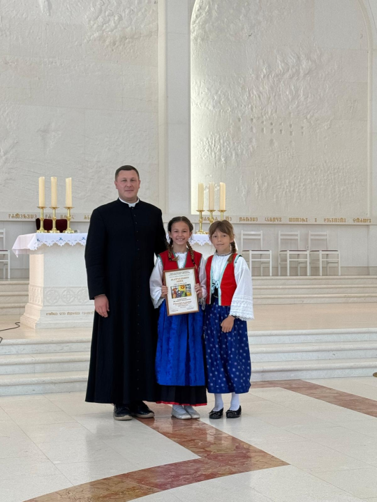 Dječji župni zborovi iz Murtera, Bilica, Knina i Šibenika nastupili na 'Zlatnoj harfi' u Udbini