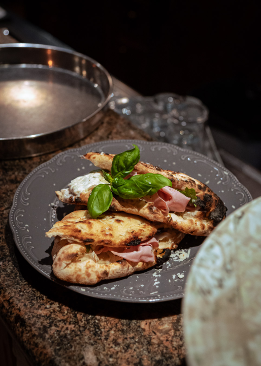 FOTO Doživite okus Italije na ugodnoj vanjskoj terasi Pizzerije Fratelli!