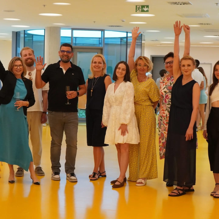 Umjetnost kao štit: Tvrđava sv. Ivana ugostila izložbu ukrajinskih umjetnika i djece