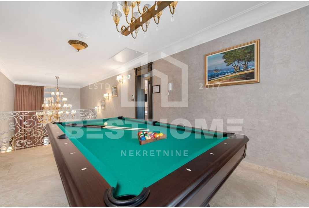 'Dvorac' u centru Vodica: Na oglasima osvanula luksuzna vila od 530 kvadrata