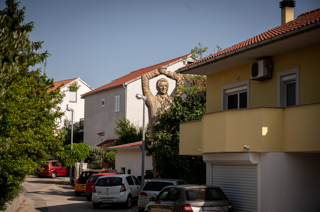 FOTO Ulica ugodna za život: Putem Jurasa i dalje dominira ogromni Tuđmanov kip