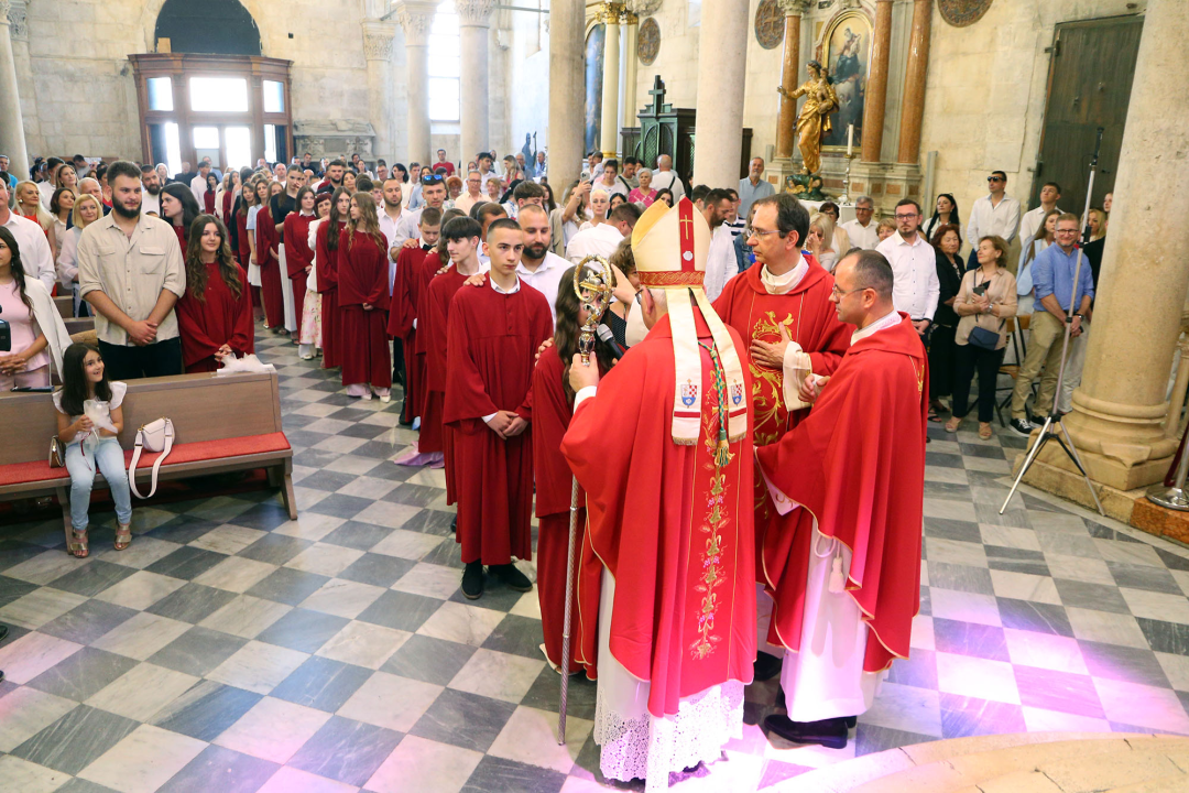 Svečano proslavljena svetkovina Duhova u katedrali sv. Jakova