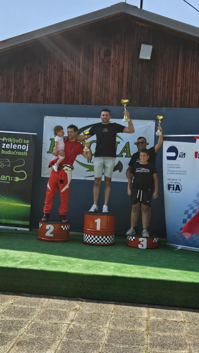 FOTO Vozačima AKK Rogoznica tri medalje na međunarodnoj brdskoj utrci