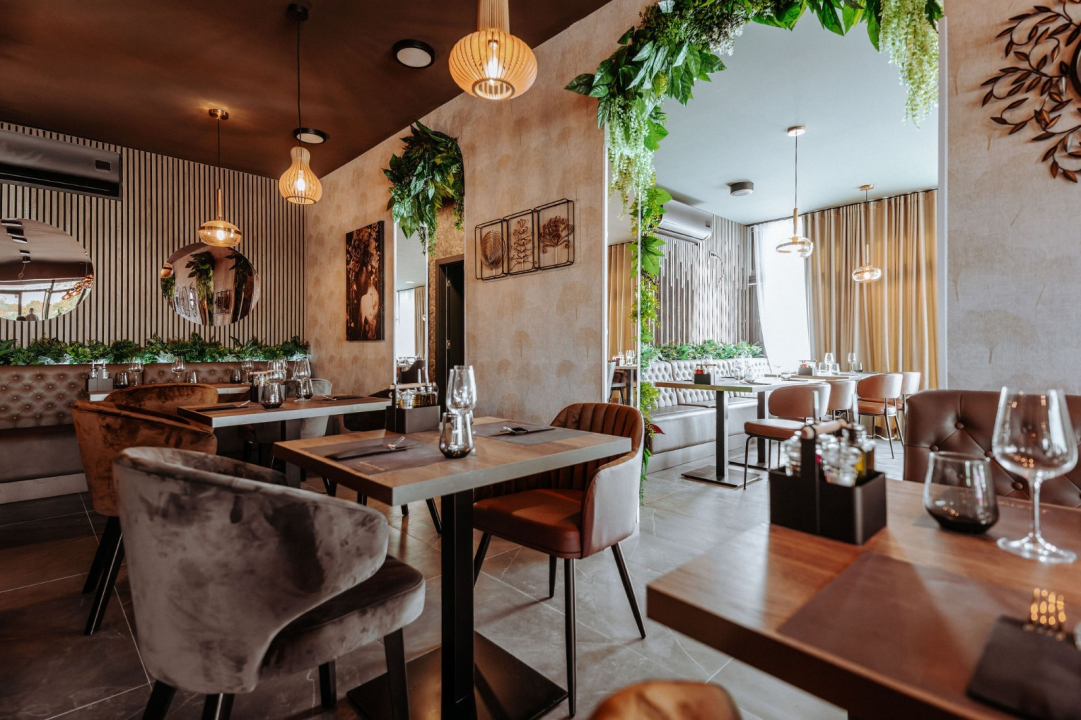 FOTO Uživajte u vrućim ljetnim danima uz mirise s grilla i živu svirku na terasi Leonardo BBQ & More!