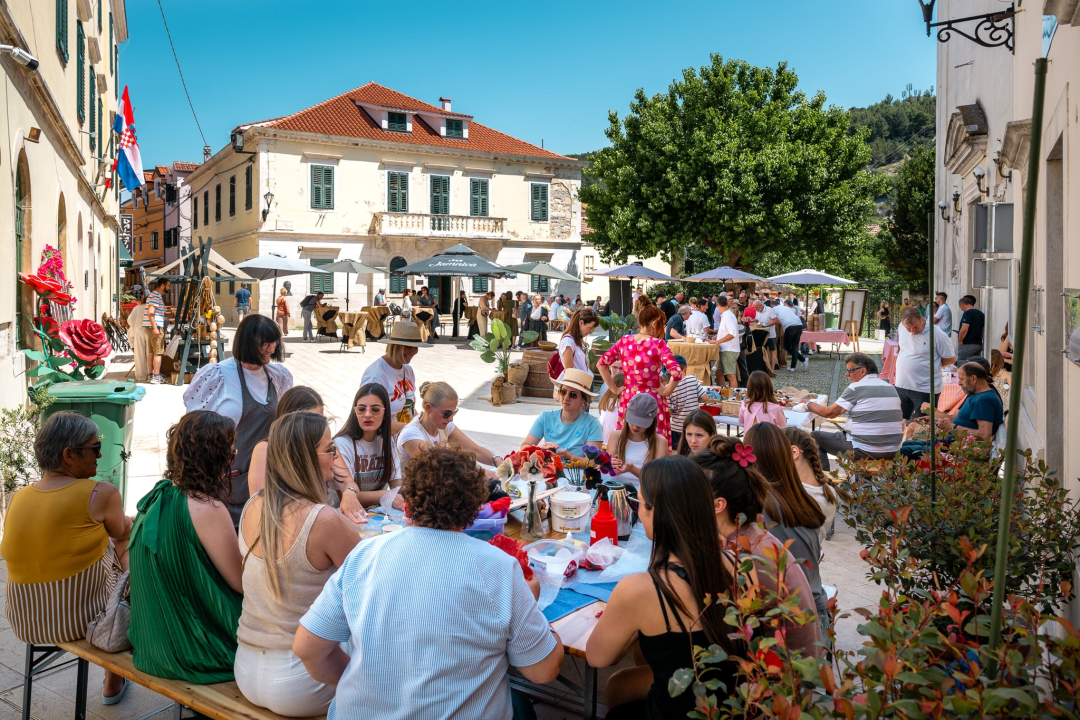 Bobi, vino i kolo: Skradinska marenda spojila tradiciju, glazbu i mirise domaće kuhinje