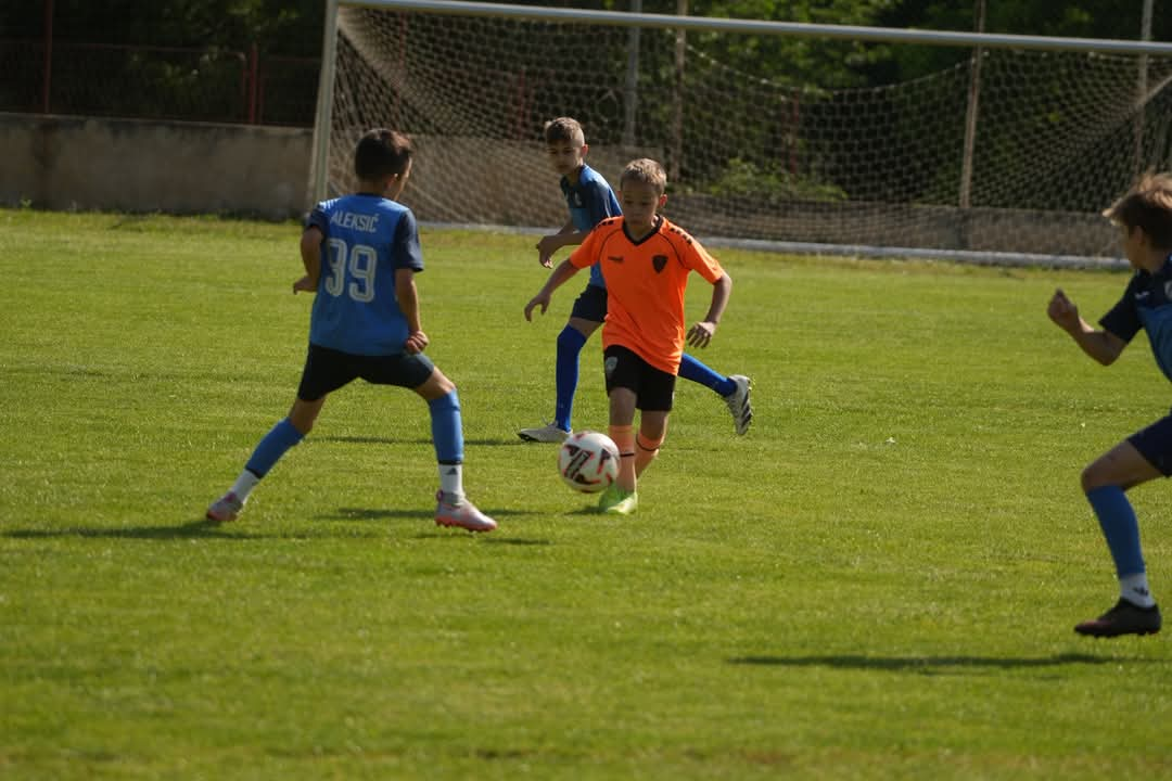 FOTO Ekipa Šibenika U11 prva na tribunjskom, četvrta na drniškom turniru