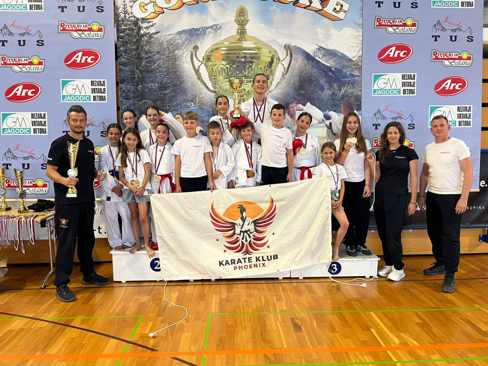 FOTO Karateke Phoenixa iz Šenčura donijele u Murter 14 individualnih i dvije ekipne nagrade