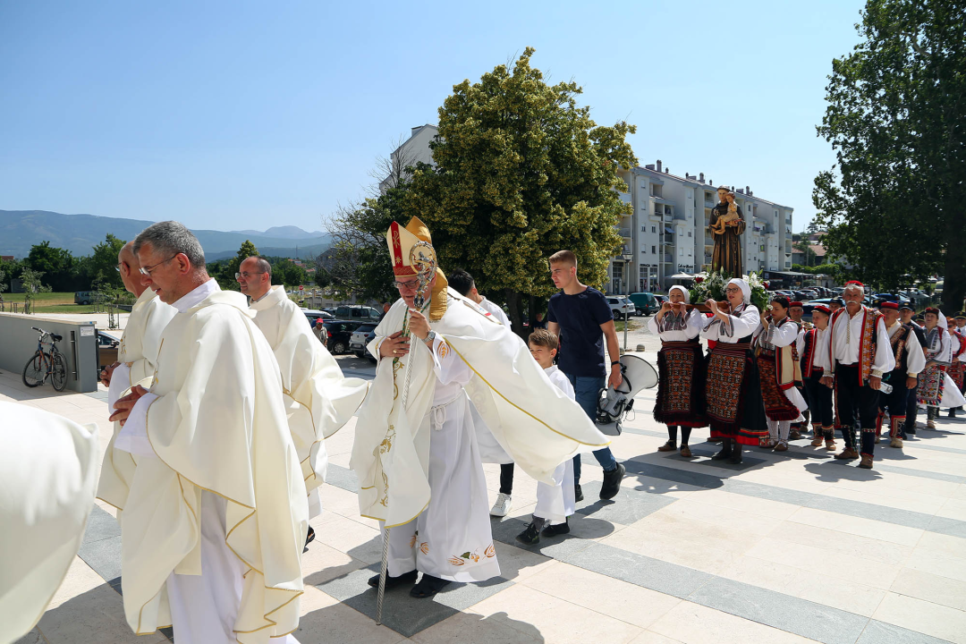 Biskup Rogić predvodio misno slavlje u Kninu povodom blagdana sv. Ante Padovanskog