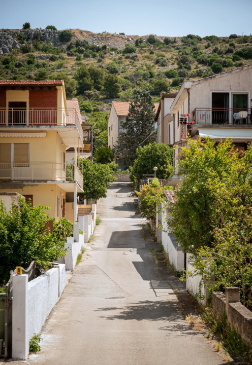 Nekretnine u Njivicama sve traženije, grad planira čvorove za lakši ulaz u Šibenik