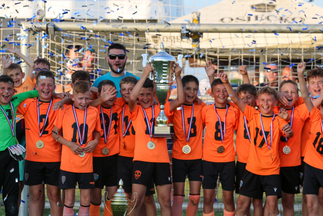 FOTO Nogometaši Šibenika U11 osvojili jaki međunarodni turnir u Livani