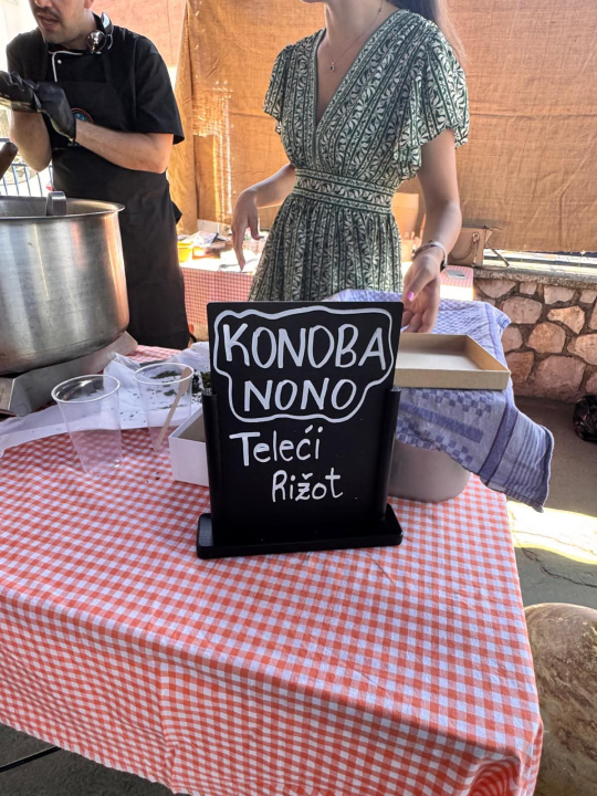 Pirovac oduševio prvom Marendom: Domaći okusi, tradicija i sjajna atmosfera